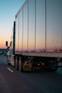 Warto zadbać o rzetelność listu przewozowego – transport międzynarodowy drogowy towarów